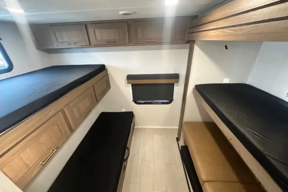 Favian's Crossroads Sunset trail 331bh Travel Trailer