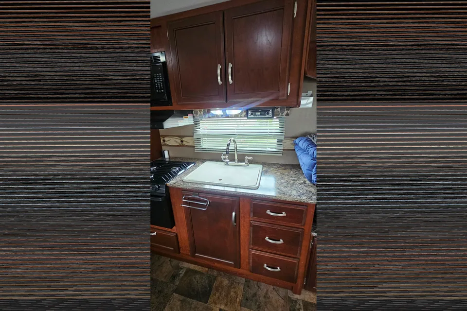 Wolsey Family Keystone Travel Trailer - Sleeps 6!