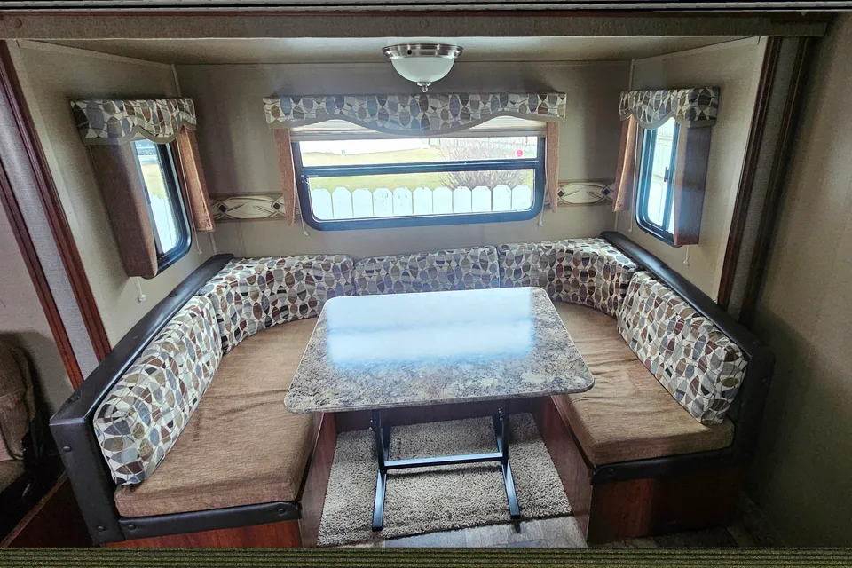 Wolsey Family Keystone Travel Trailer - Sleeps 6!