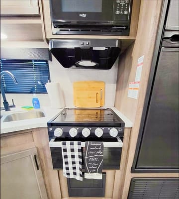 2022 Jayco Jay Flight SLX 267BHS Travel Trailer