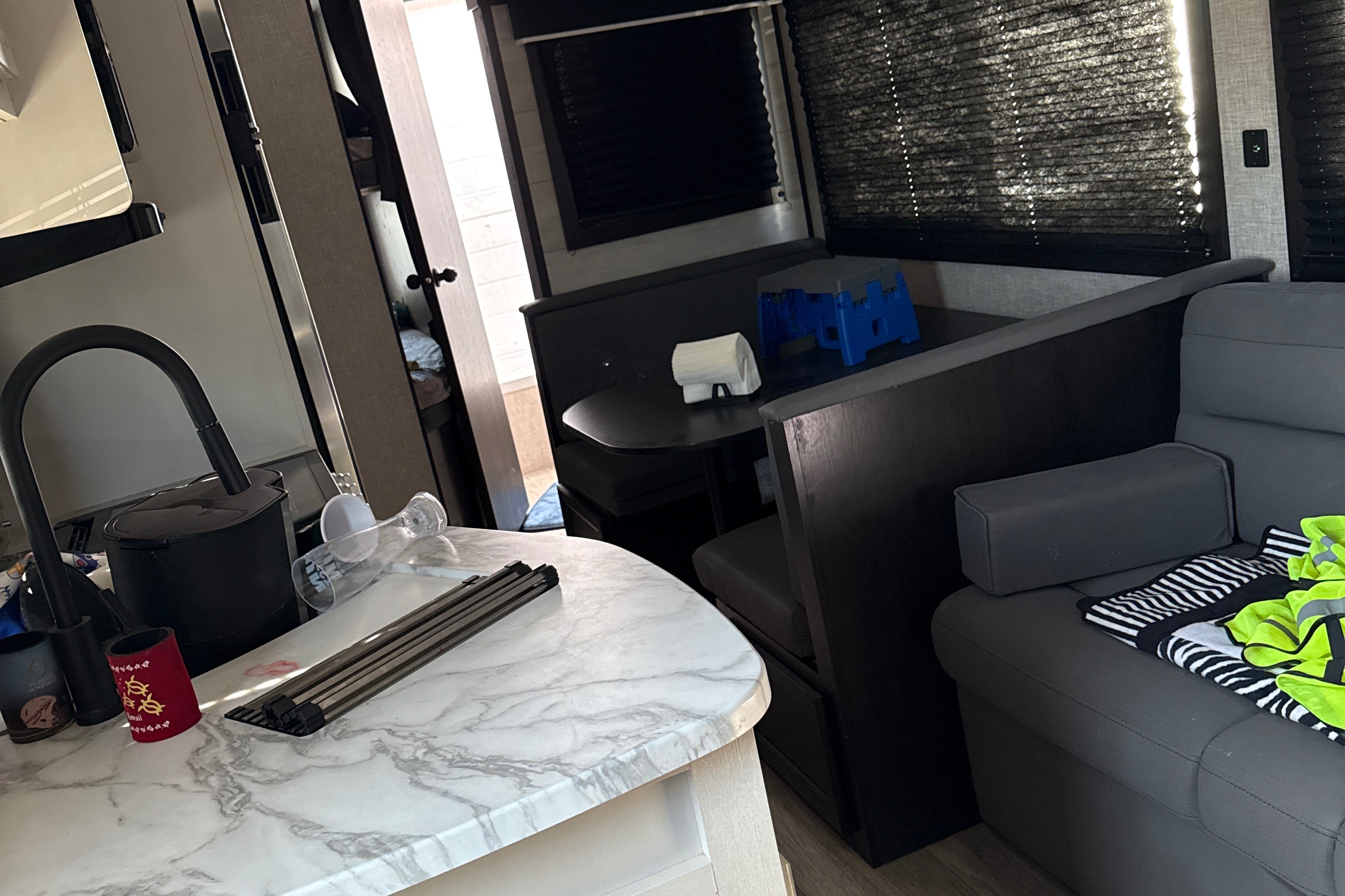Party of 6 Jayco Jay Flight Travel Trailer