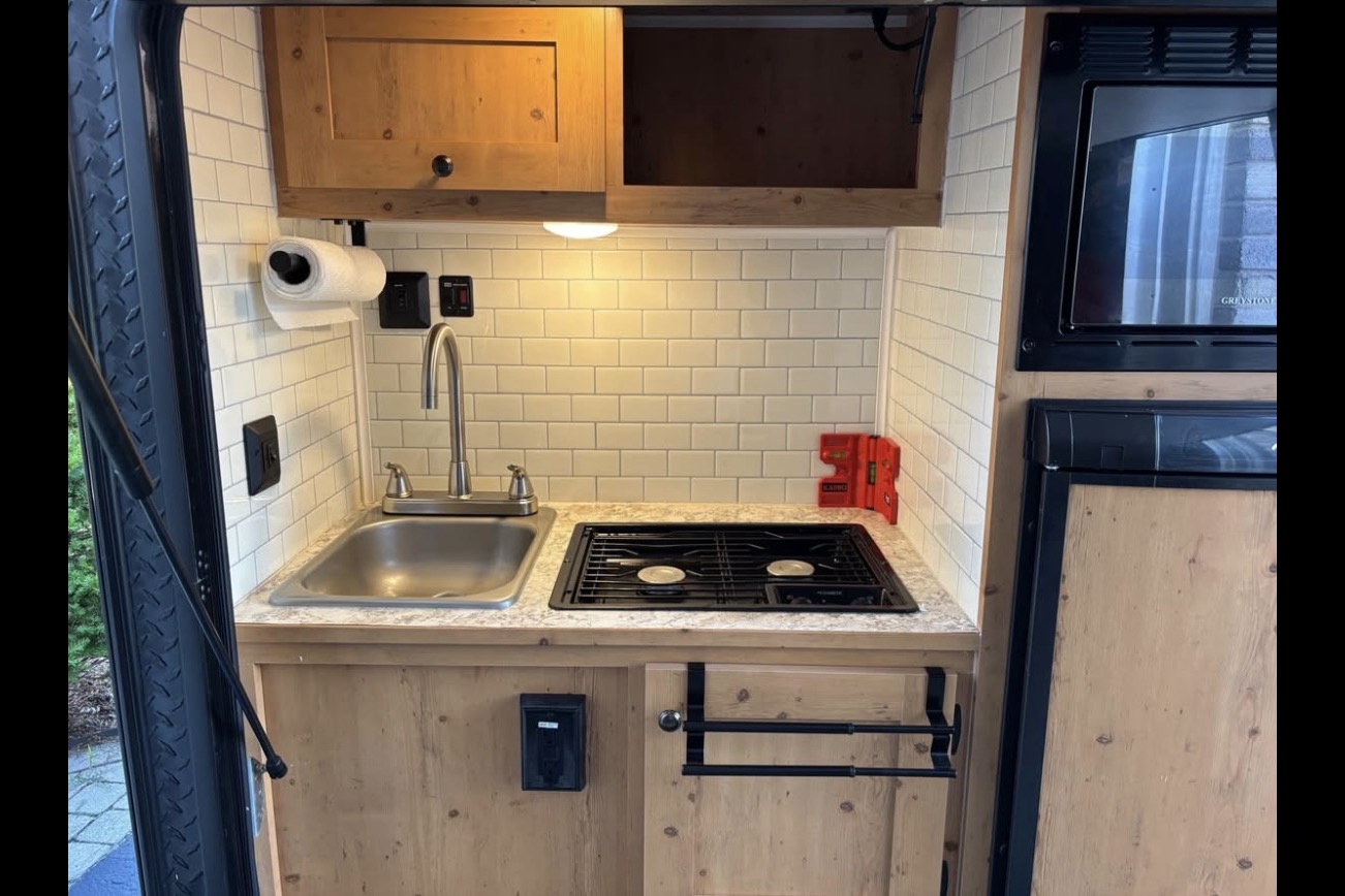 Pingkan's Sunray 109 Classic Travel Trailer