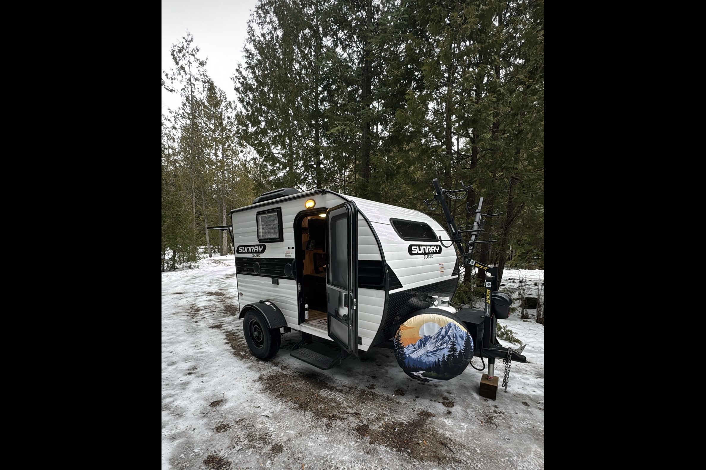 Pingkan's Sunray 109 Classic Travel Trailer