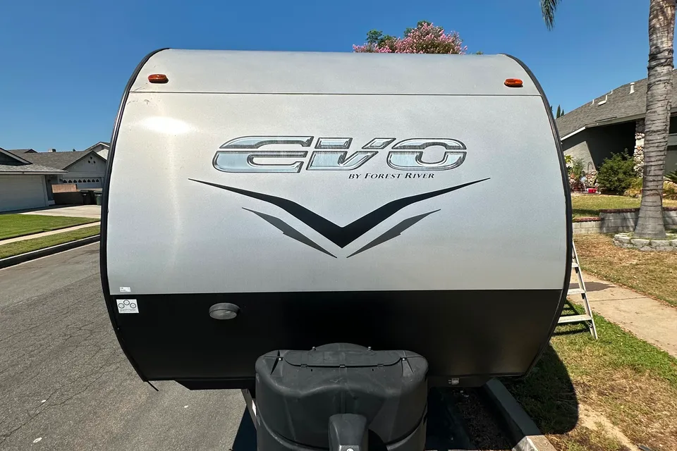 “ The Isabella” Forest River EVO T2700 Travel Trailer
