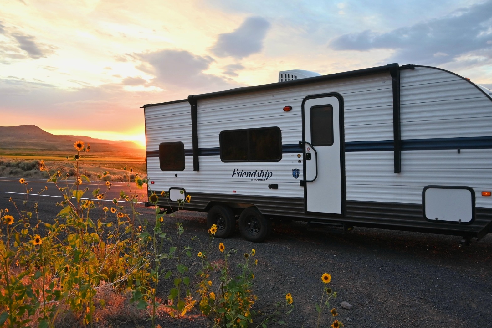 Hit the road with our RV rental! 2022 Gulf Stream