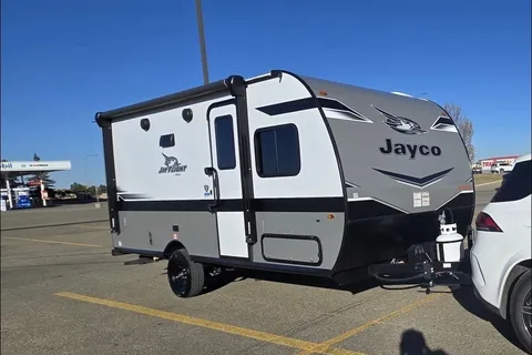 SUV or VAN Towable Jayco 184BSW Travel Trailer