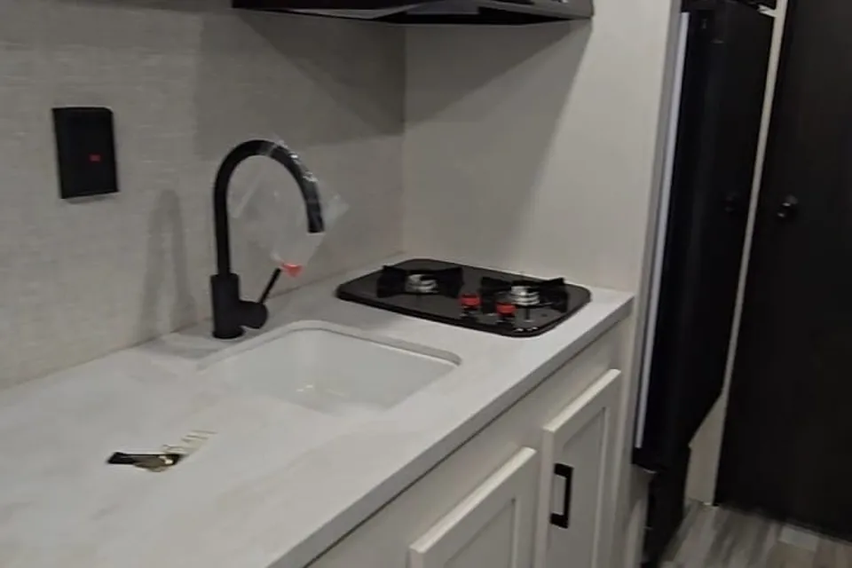 SUV or VAN Towable Jayco 184BSW Travel Trailer