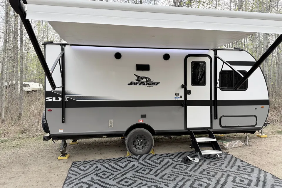 SUV or VAN Towable Jayco 184BSW Travel Trailer
