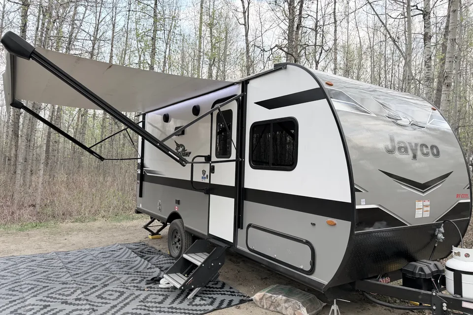 SUV or VAN Towable Jayco 184BSW Travel Trailer