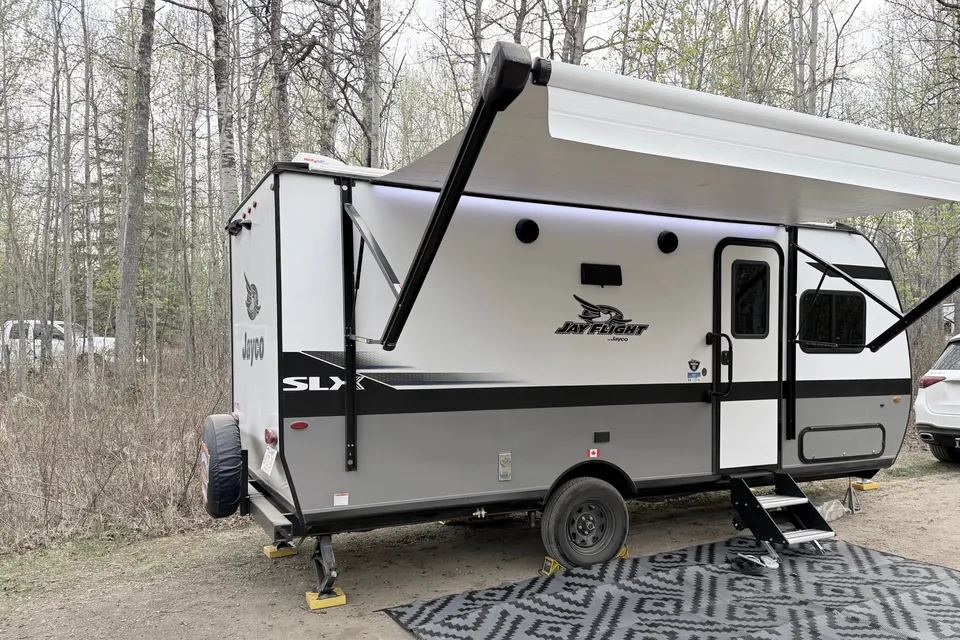 SUV or VAN Towable Jayco 184BSW Travel Trailer