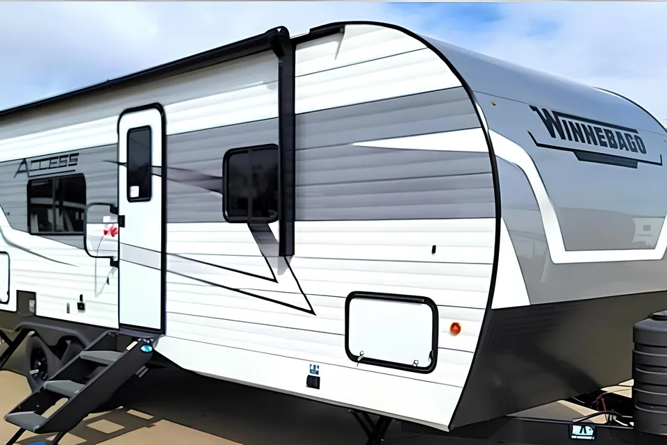 Modern Family Bunkhouse: Brand New Winnebago Access 26BH – Sleeps 8