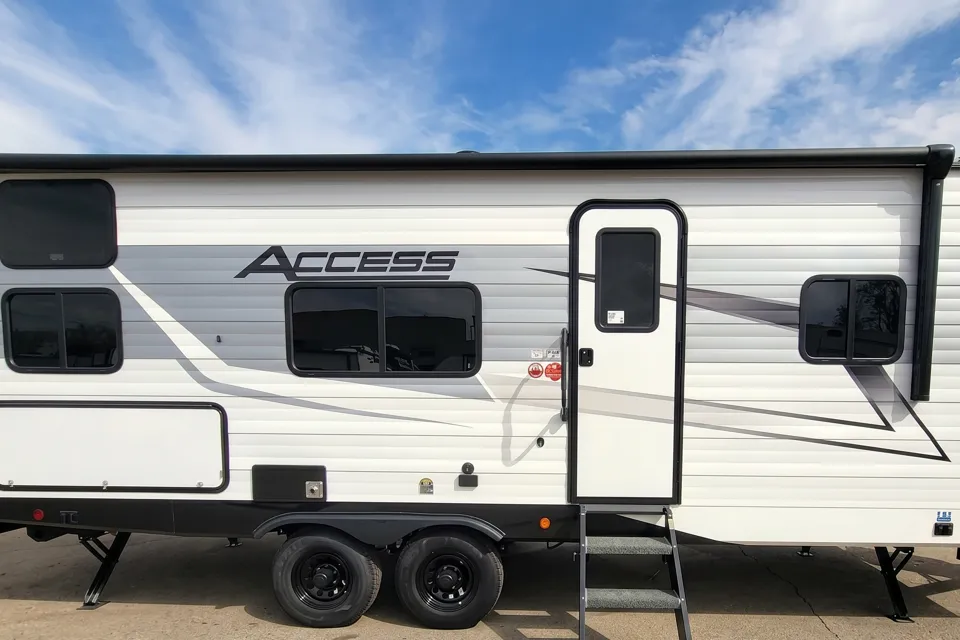 Modern Family Bunkhouse: Brand New Winnebago Access 26BH – Sleeps 8