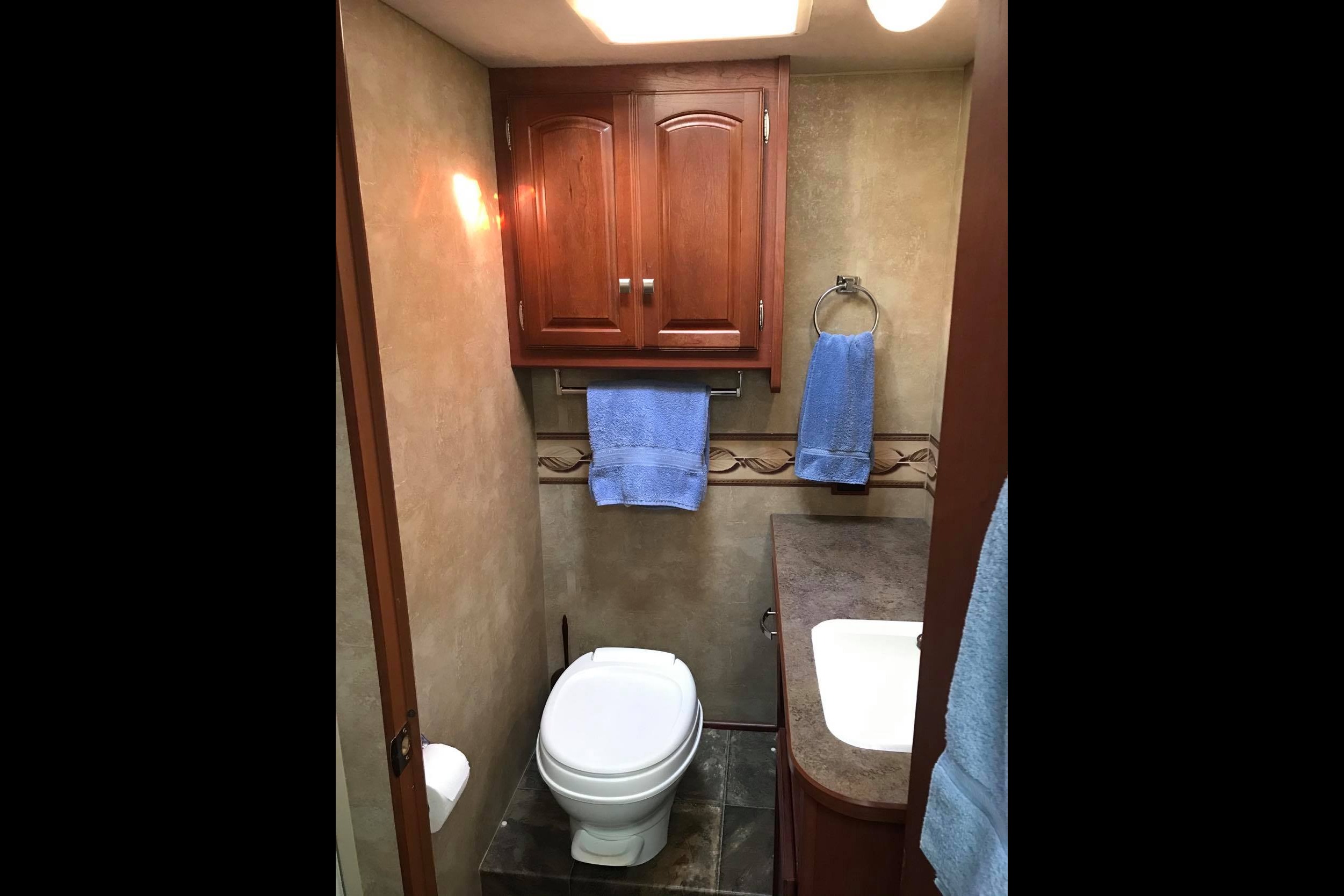 Forrest's Winnebago Chalet Class C