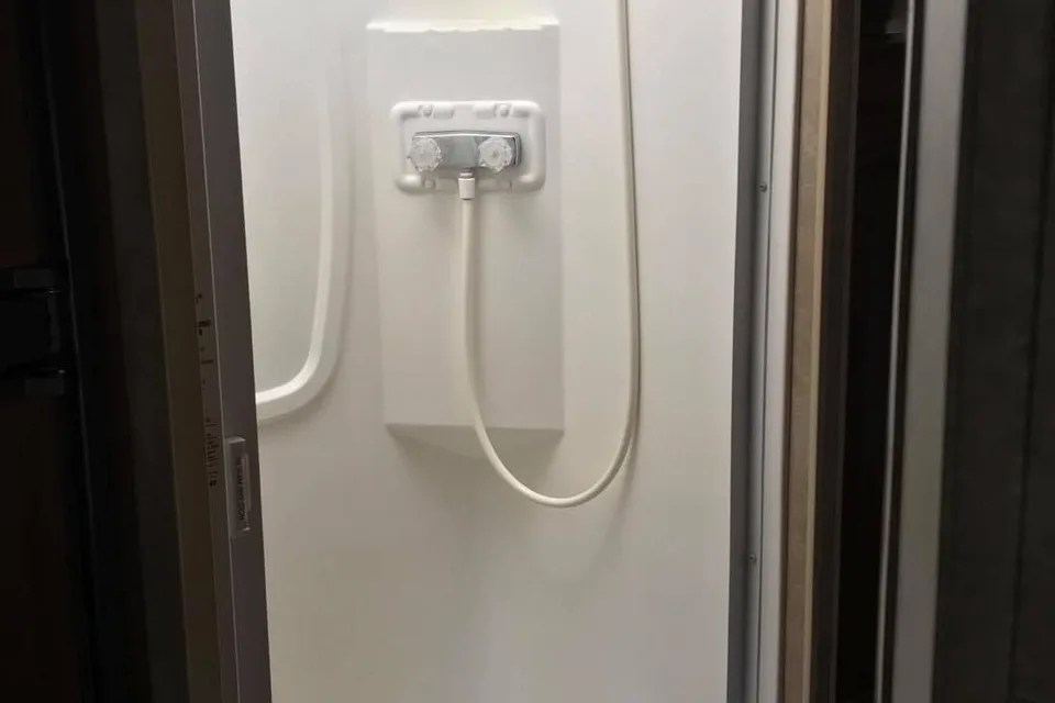 Forrest's Winnebago Chalet Class C