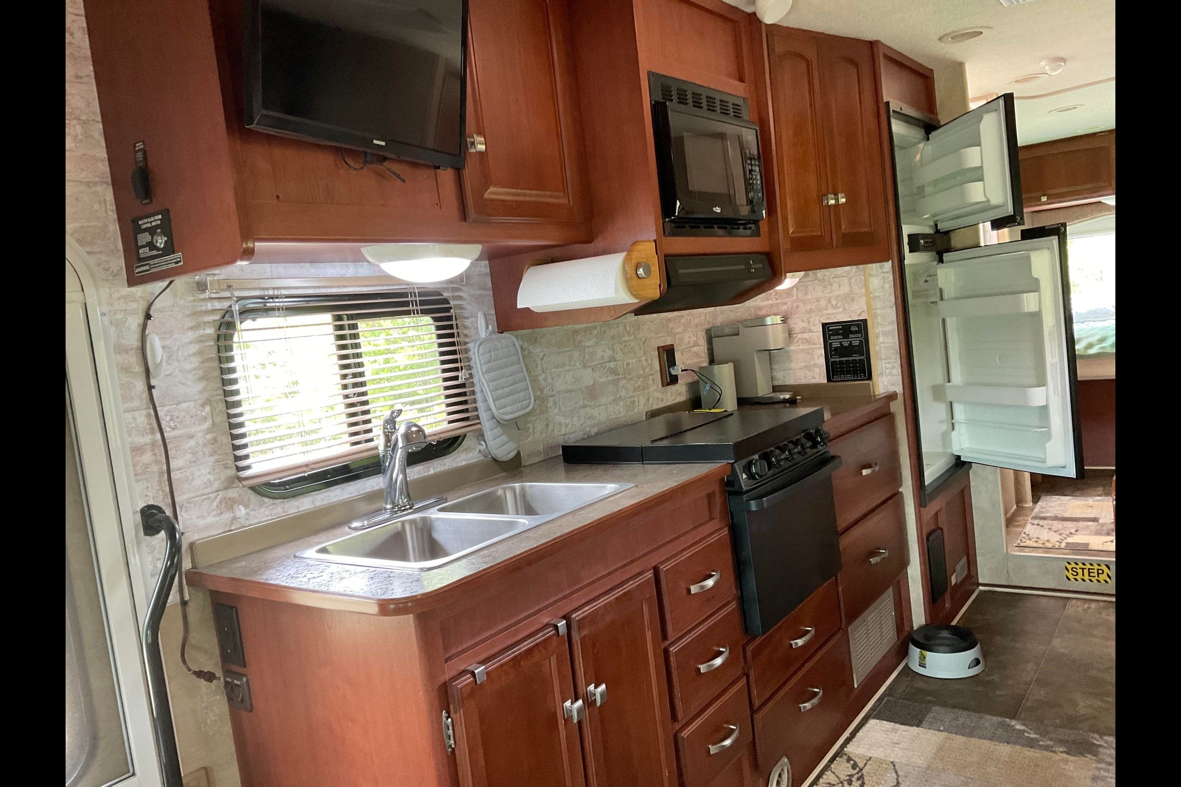 Forrest's Winnebago Chalet Class C