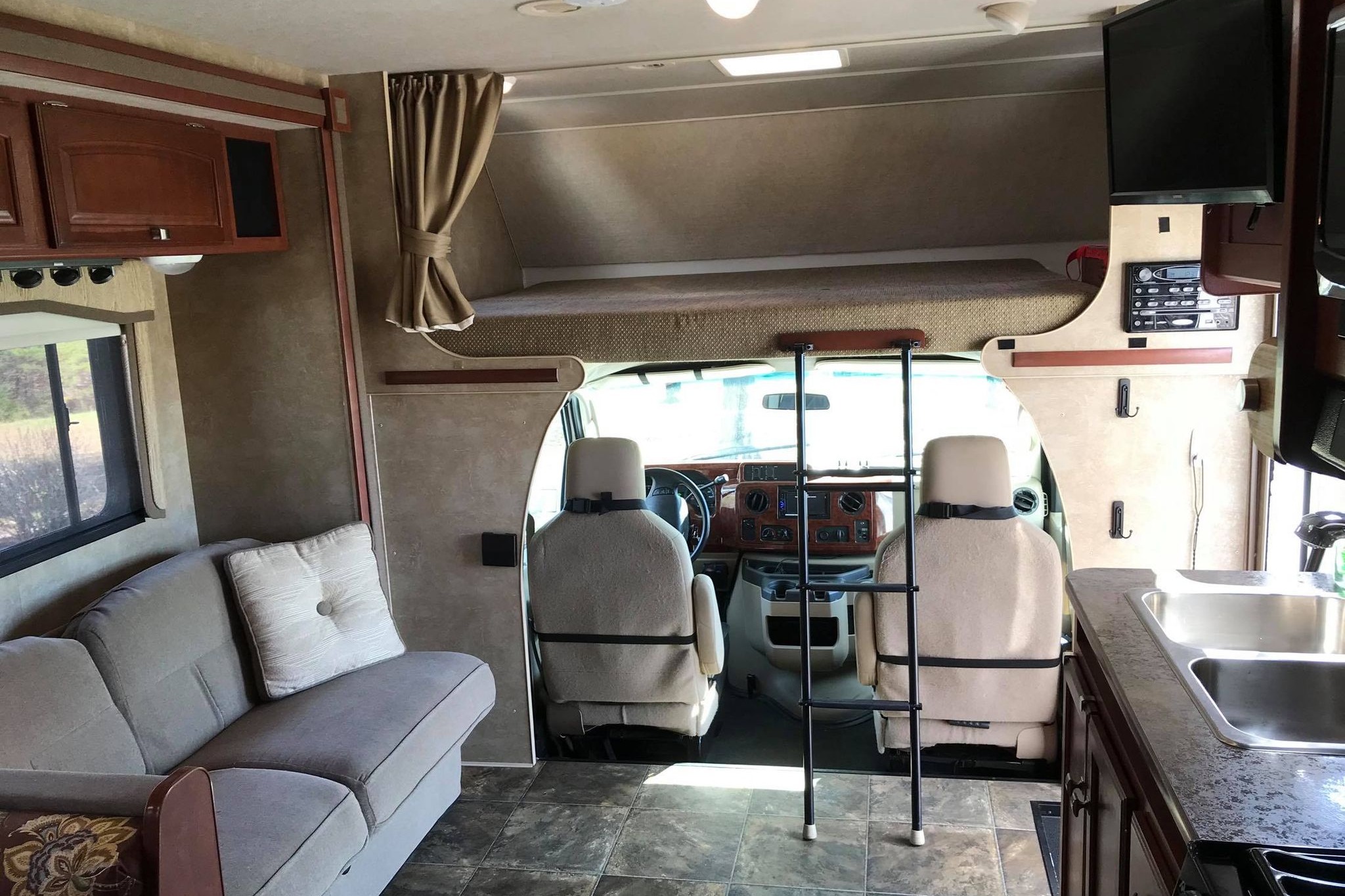 Forrest's Winnebago Chalet Class C