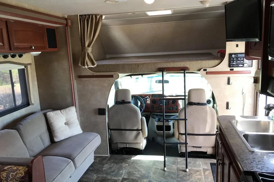 Forrest's Winnebago Chalet Class C