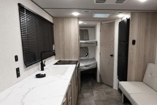 2025 Forest River Salem 266BHLE (Salem3) Travel Trailer sleeps 6