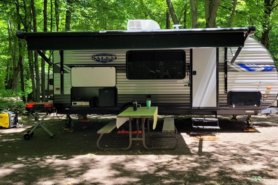 Honey Bee - LIKE NEW, Family Bunkhouse #happytrailsawait
