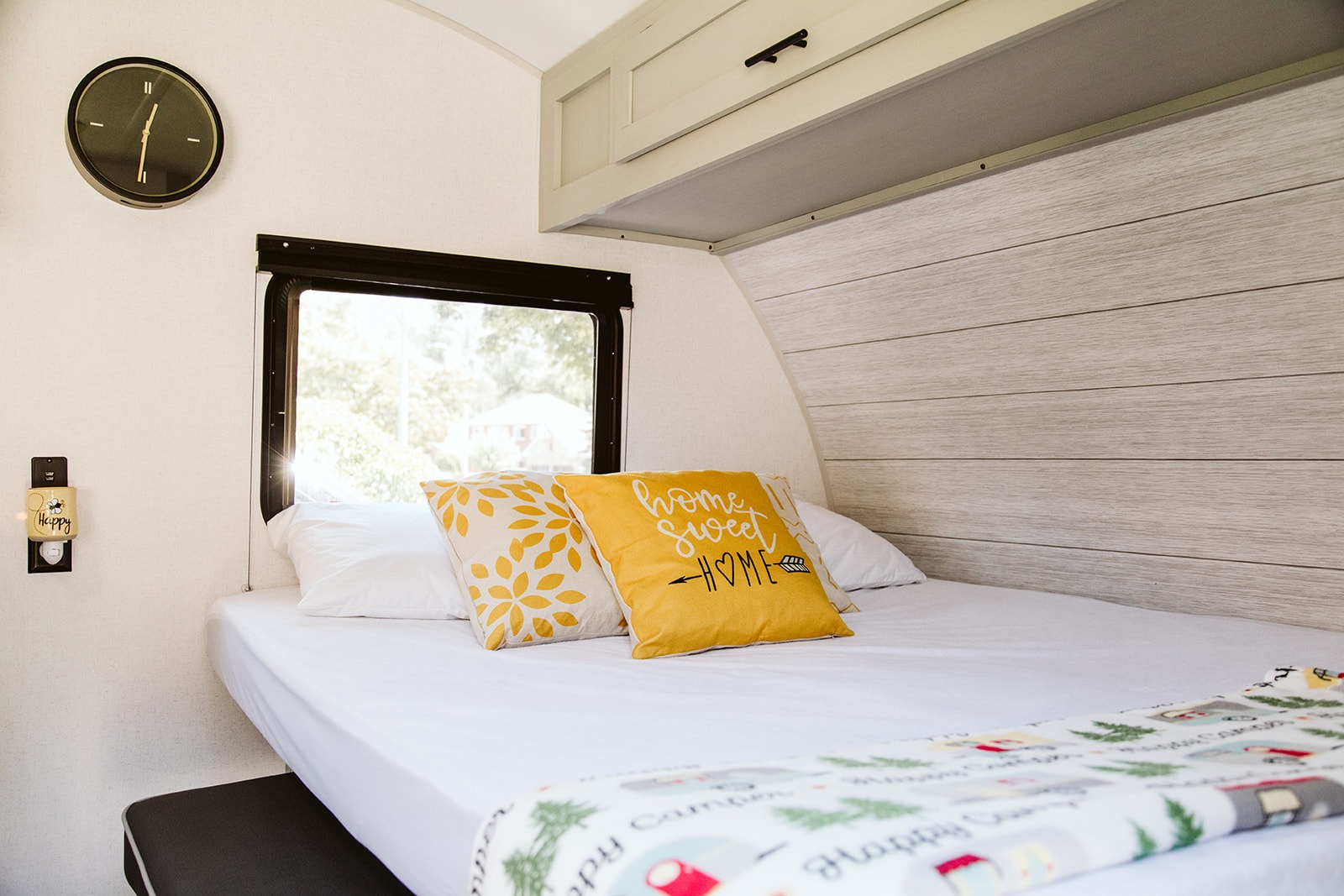 Honey Bee - LIKE NEW, Family Bunkhouse #happytrailsawait