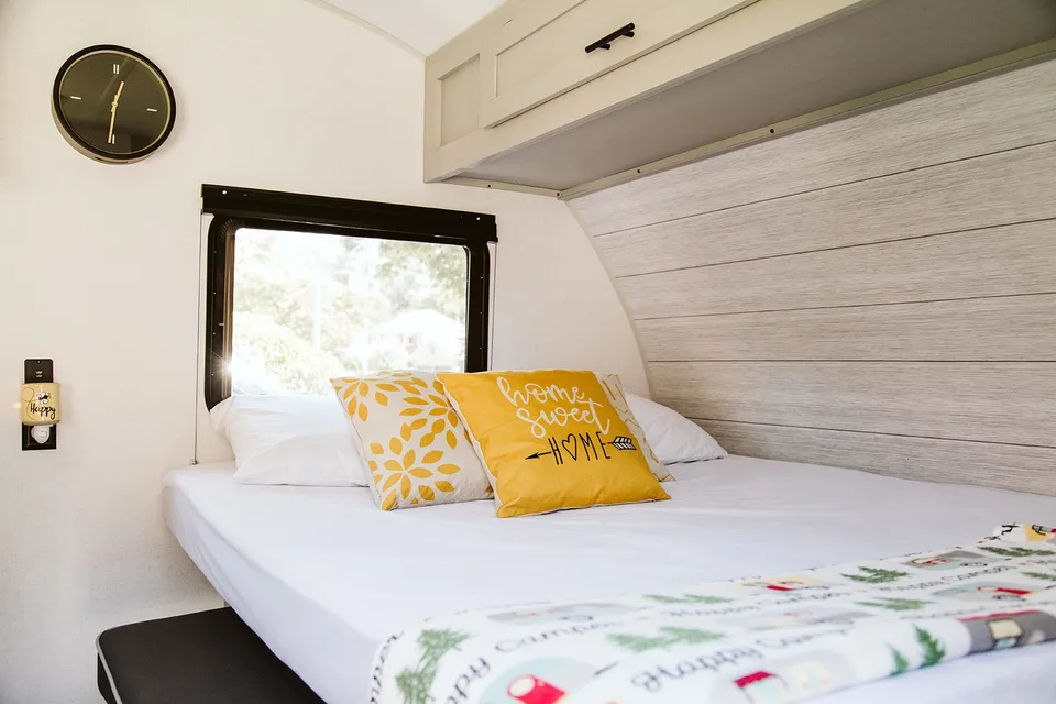 Honey Bee - LIKE NEW, Family Bunkhouse #happytrailsawait