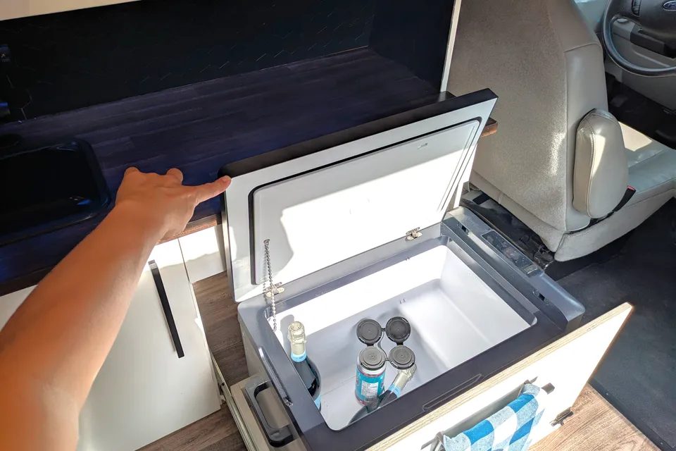 Heated! XL Bed (6ft 8" long) Solar-Powered Cozy Modern Cabin on Wheels!