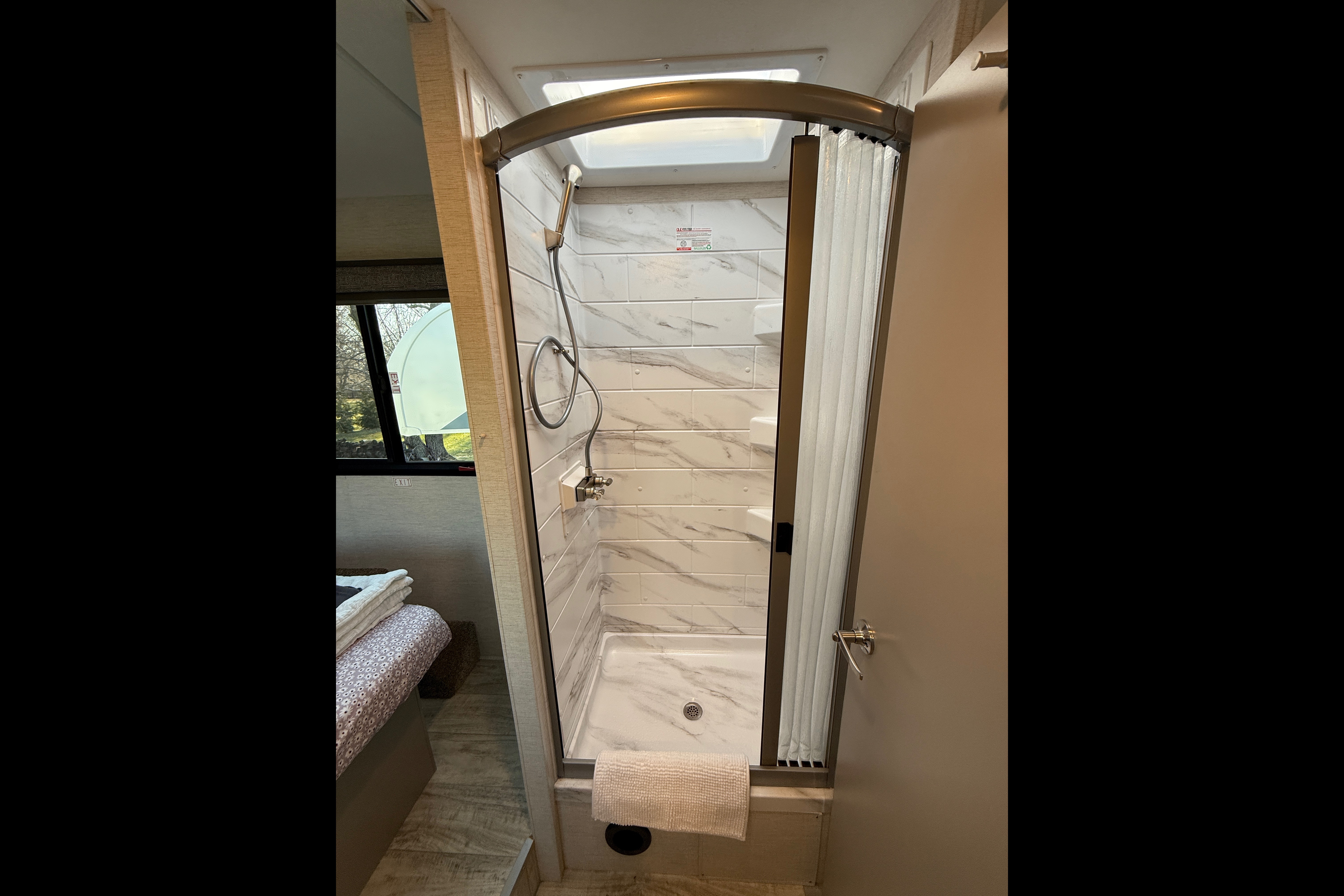 Brand new 2026 Thor Chateau 30ft. with free private shuttle -Lola