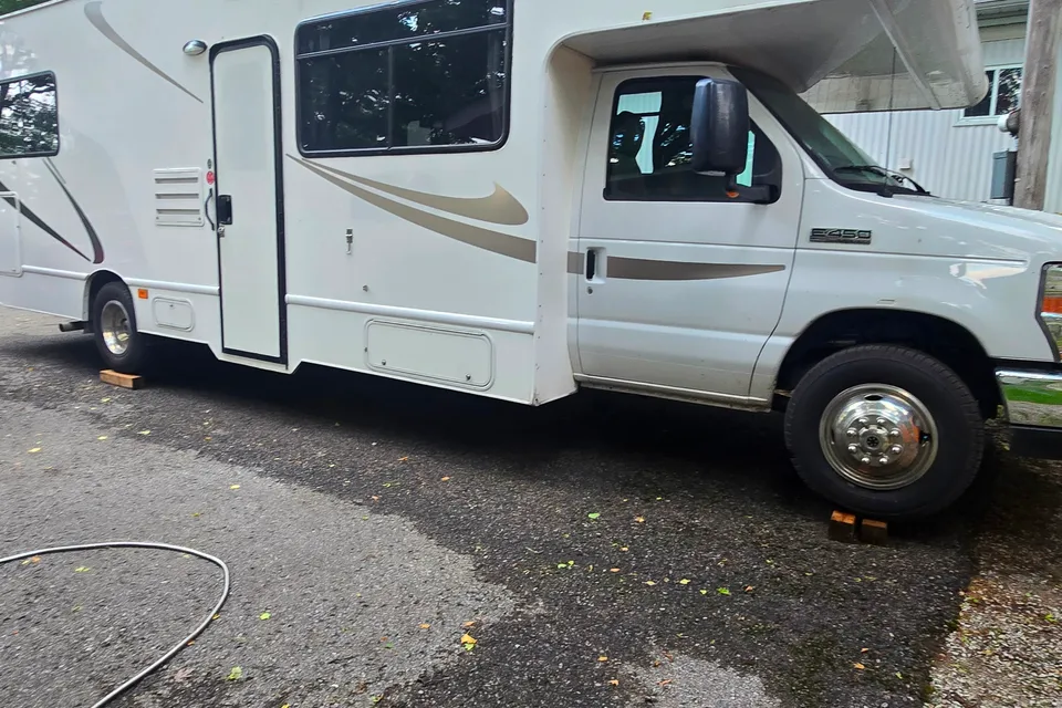 Frank's Thor Motor Coach Majestic Class C