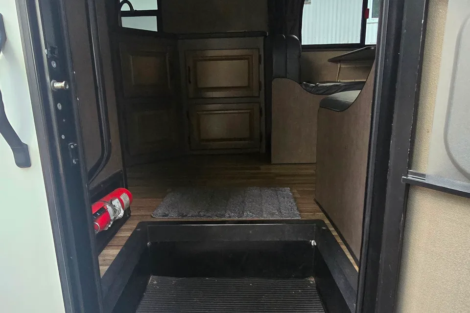 Frank's Thor Motor Coach Majestic Class C