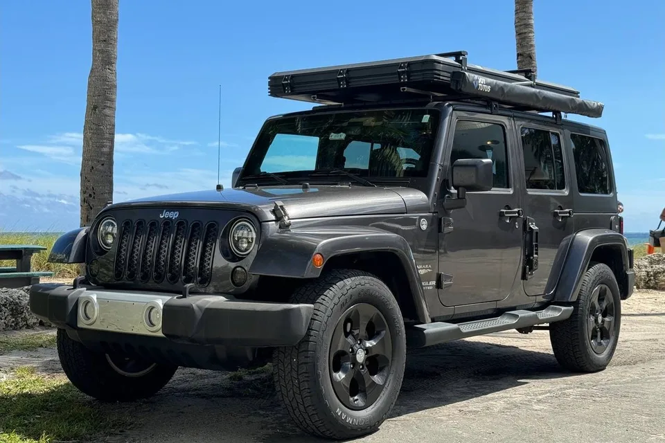 Wrangler 4x4 Rooftop Tent Adventure Camper