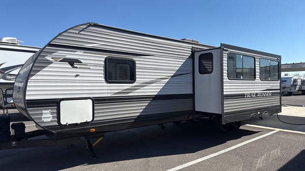 Eddie’s Pet Friendly Heartland Trail Runner Travel Trailer