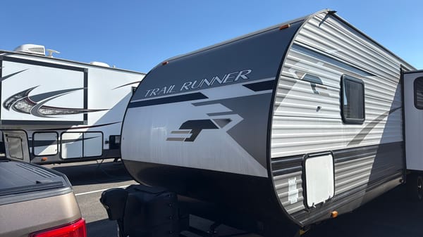Eddie’s Pet Friendly Heartland Trail Runner Travel Trailer