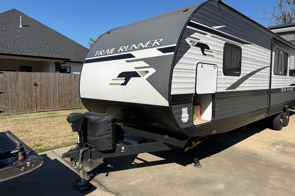 Eddie’s Pet Friendly Heartland Trail Runner Travel Trailer