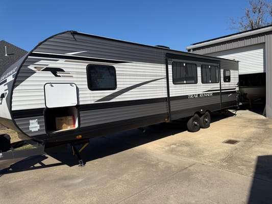 Eddie’s Pet Friendly Heartland Trail Runner Travel Trailer