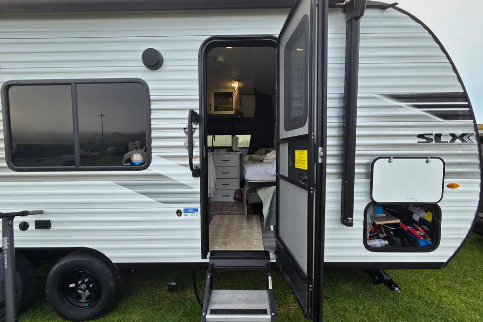 New Jayco with Double Bunks + Murphy Bed – Easy Tow, Sleeps 7