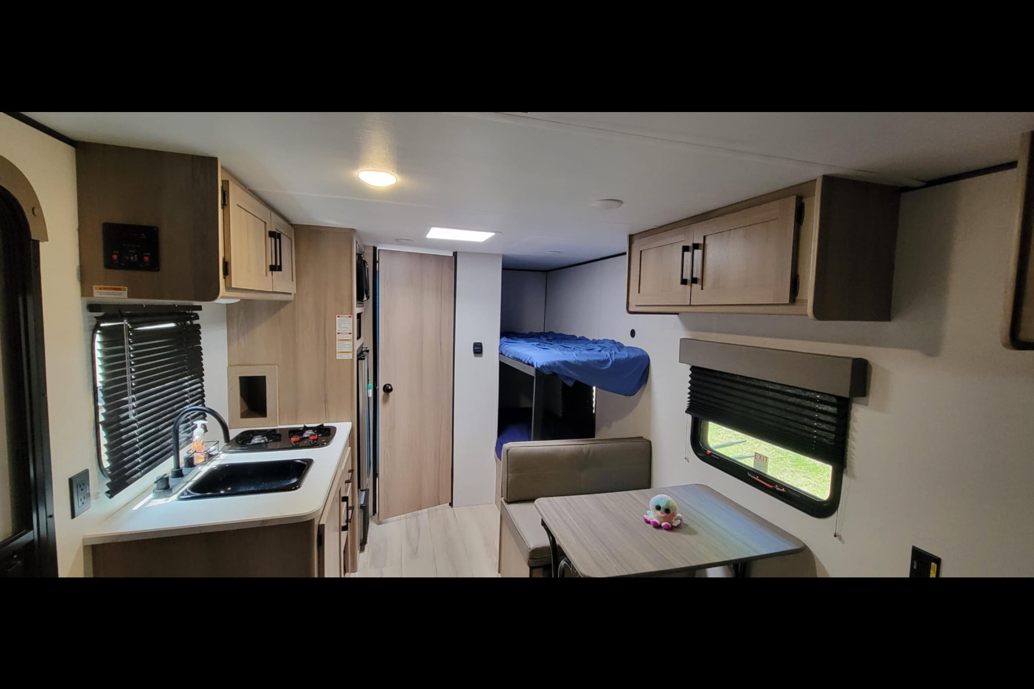 Rhiannon's Coleman 17B Travel Trailer