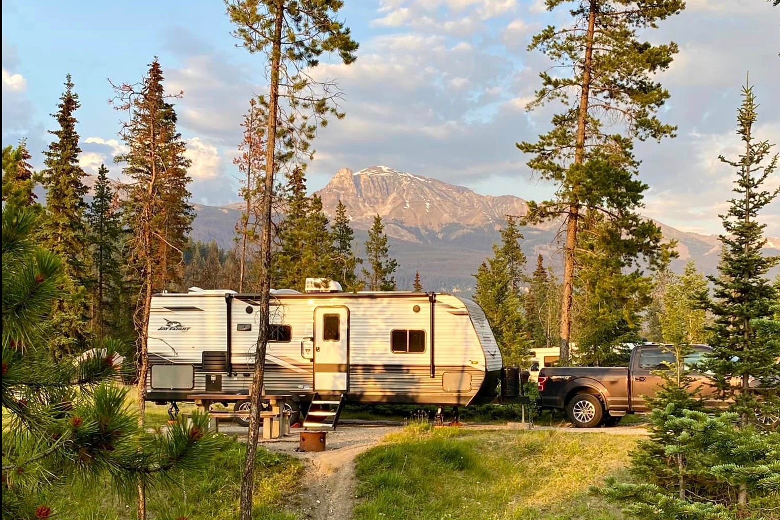 Camp-a-Lot Castle - 2022 Jayco Jay Flight 24RBS