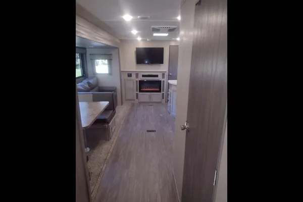 Aurora RV with Bunk Room: Fully Equipped: No Prep Fee: Delivery Available($85)