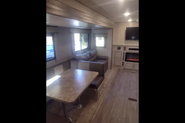 Aurora RV with Bunk Room: Fully Equipped: No Prep Fee: Delivery Available($85)