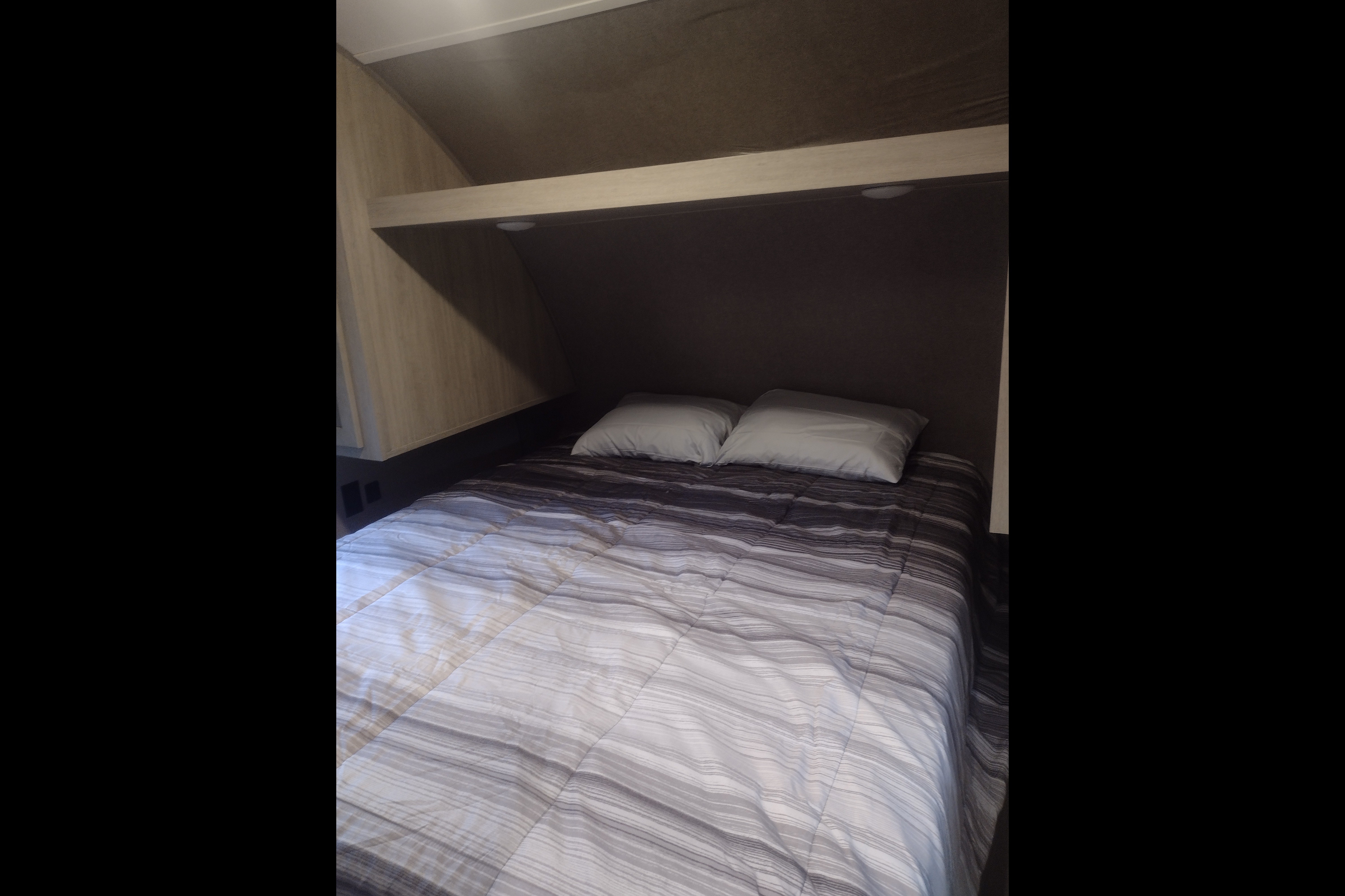 Aurora RV with Bunk Room: Fully Equipped: No Prep Fee: Delivery Available($85)