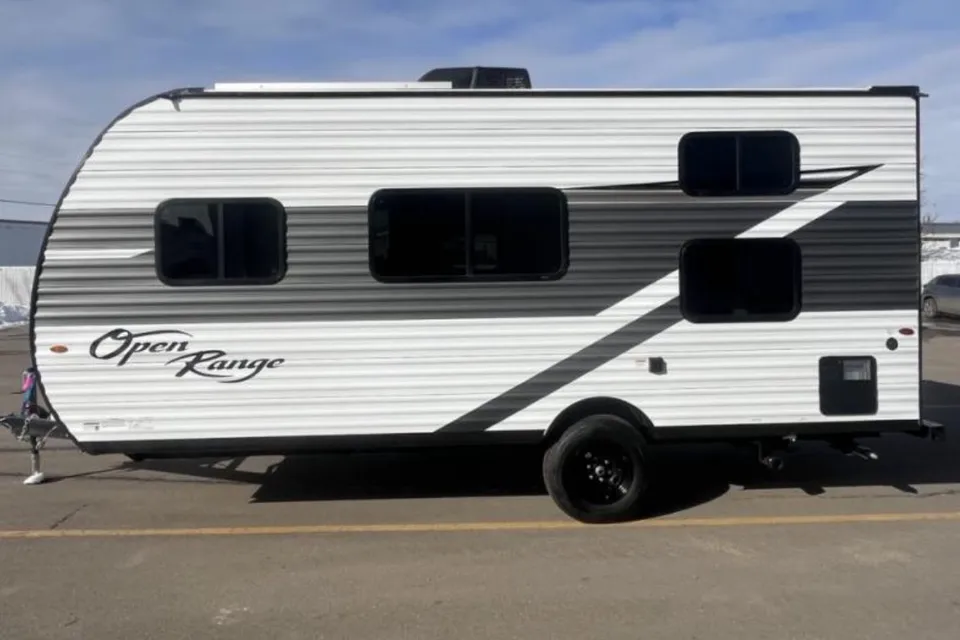 *Light trailer* Highland Ridge 2024