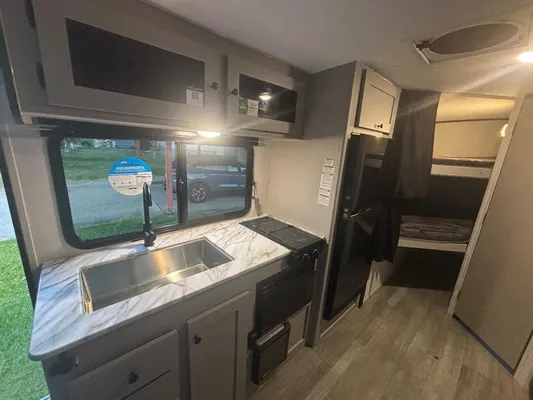 Jeny & Will's Coachmen Apex Travel Trailer