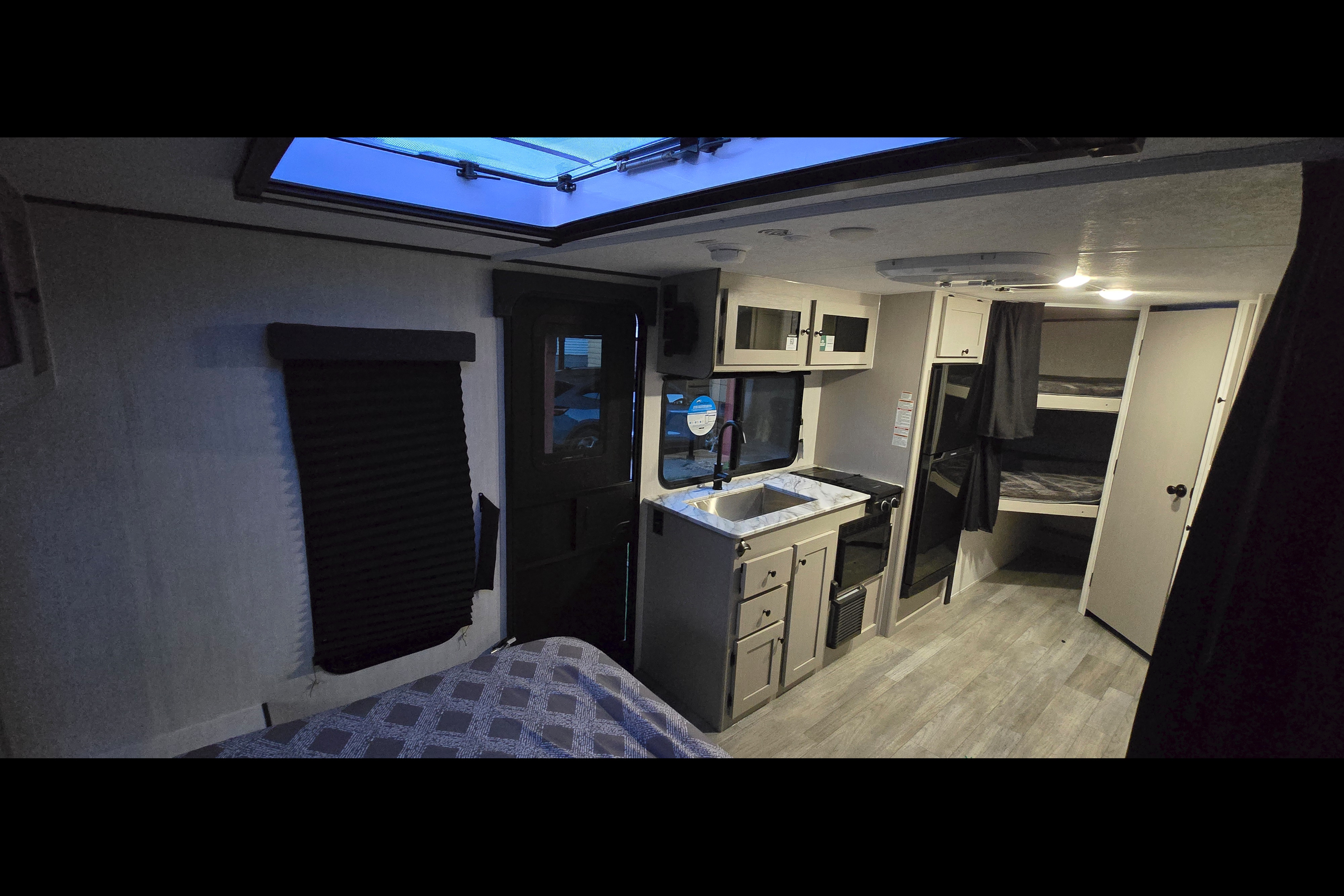 Jeny & Will's Coachmen Apex Travel Trailer