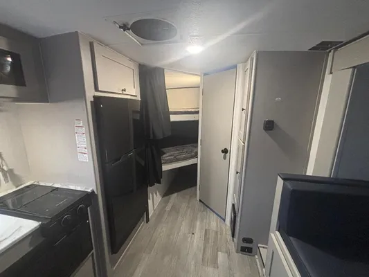 Jeny & Will's Coachmen Apex Travel Trailer