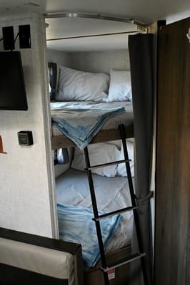 Modern Camper with Plentiful Amenities