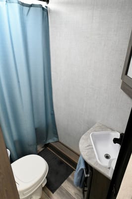 Modern Camper with Plentiful Amenities