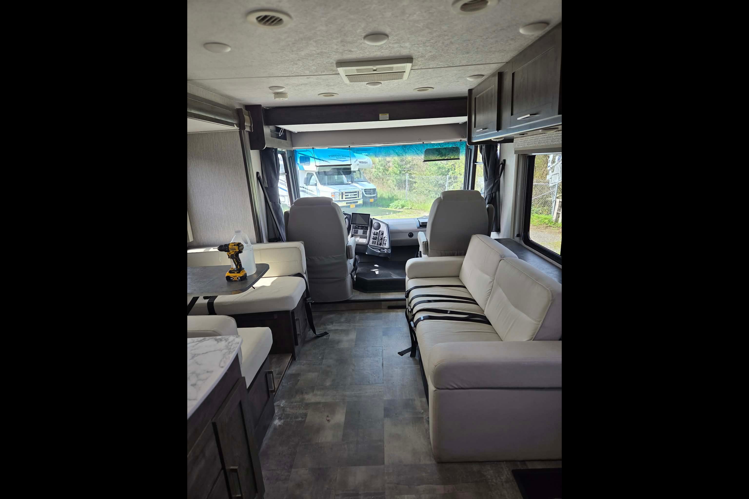 Diyar's Coachmen pursuit-31b Class A