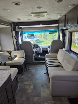 Diyar's Coachmen pursuit-31b Class A