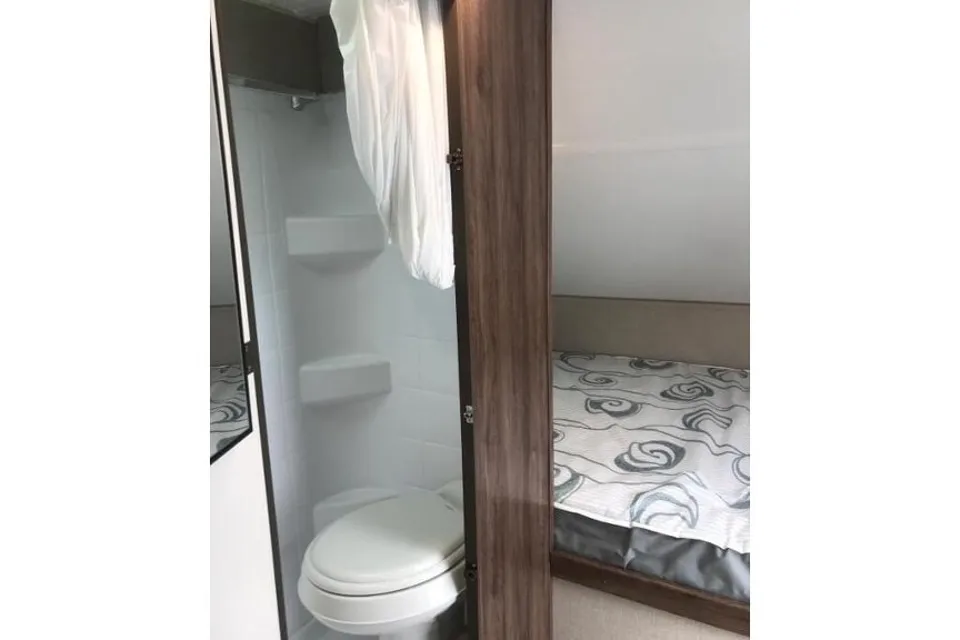 Aura 20