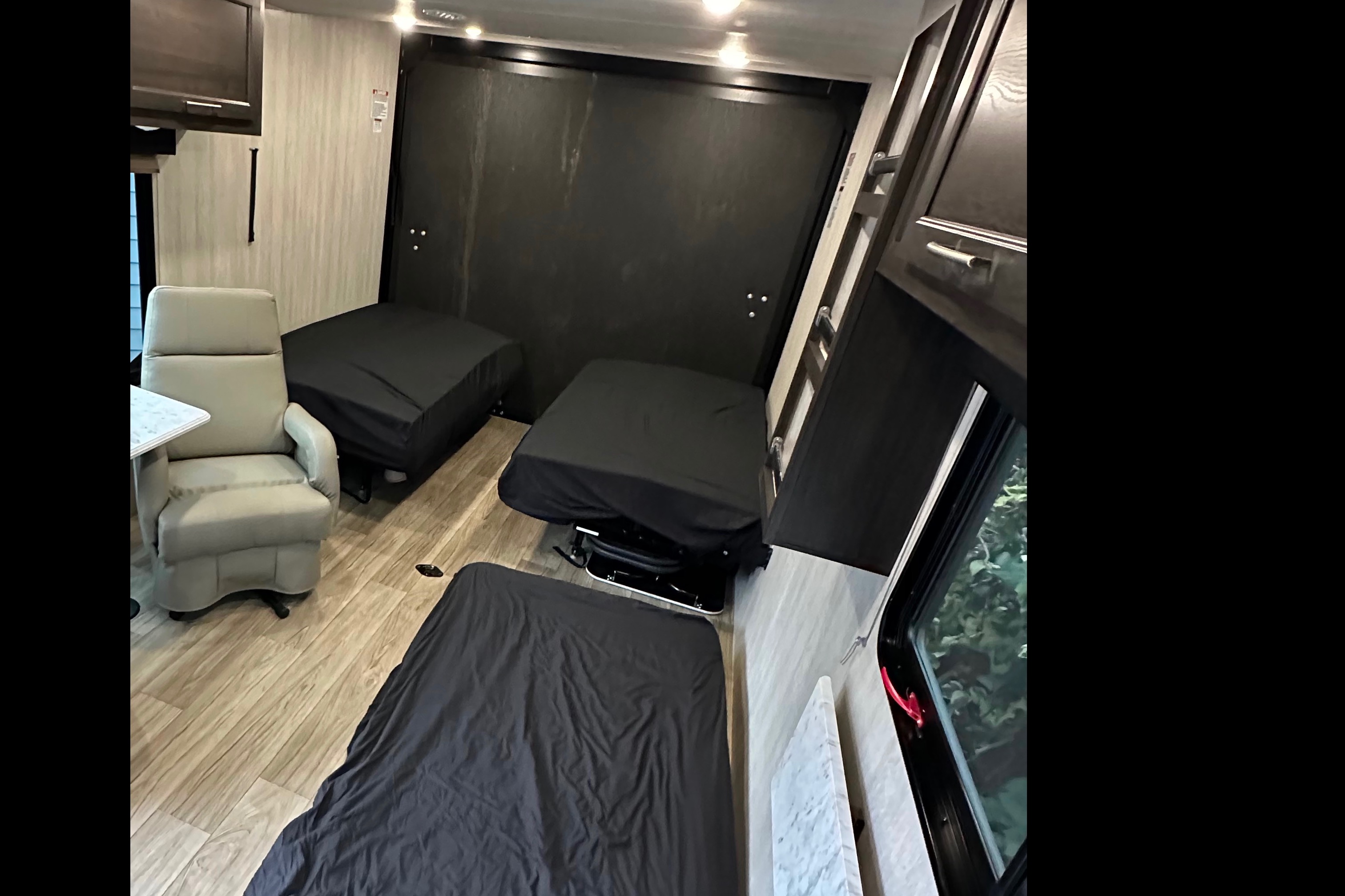 Leon’s 2023 OFF GRID LE GRANDE caravan